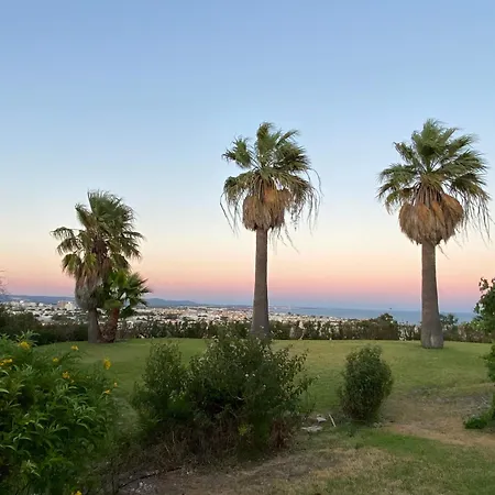 בית נופש Oasis Pool & Views *