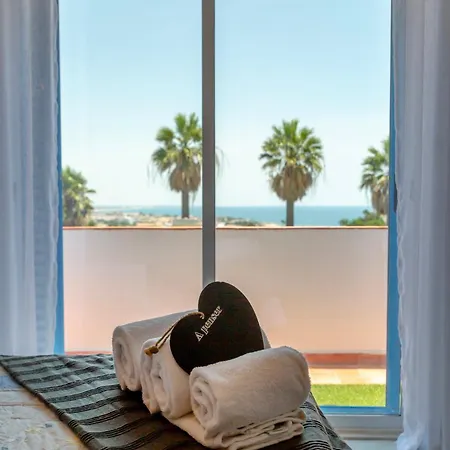Oasis Pool & Views בית נופש *