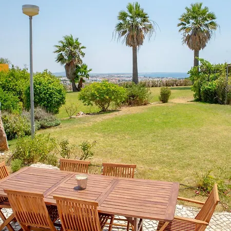 בית נופש Oasis Pool & Views אלבופיירה