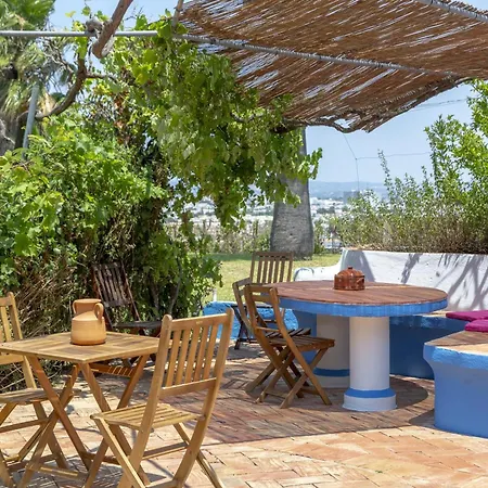 Oasis Pool & Views בית נופש *