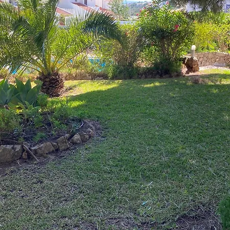 בית נופש Oasis Pool & Views